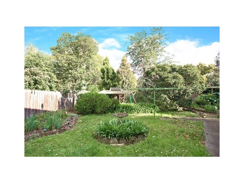 13 Kalimna Street, Mooroolbark VIC 3138