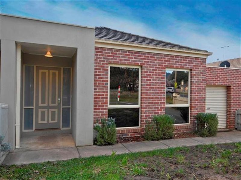 31 Lawson Road, Mooroolbark VIC 3138