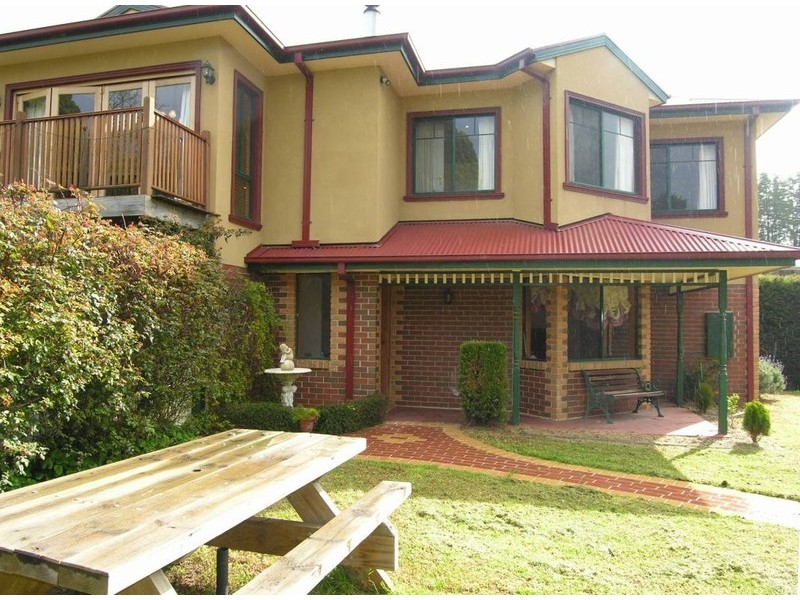 16 The Briars, Mooroolbark VIC 3138