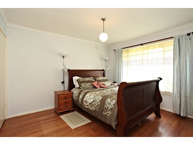 21 Greenslopes Drive, Mooroolbark VIC 3138