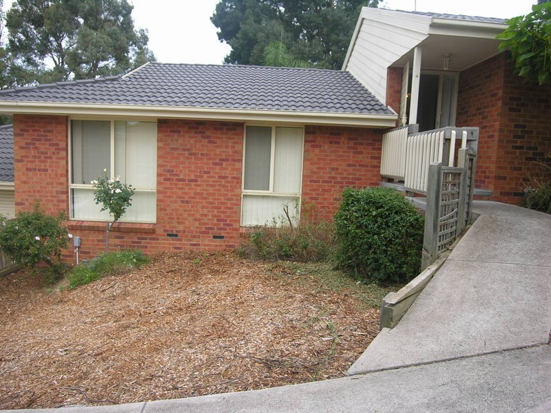 4/8-10 Wyuna Walk, Mooroolbark VIC 3138