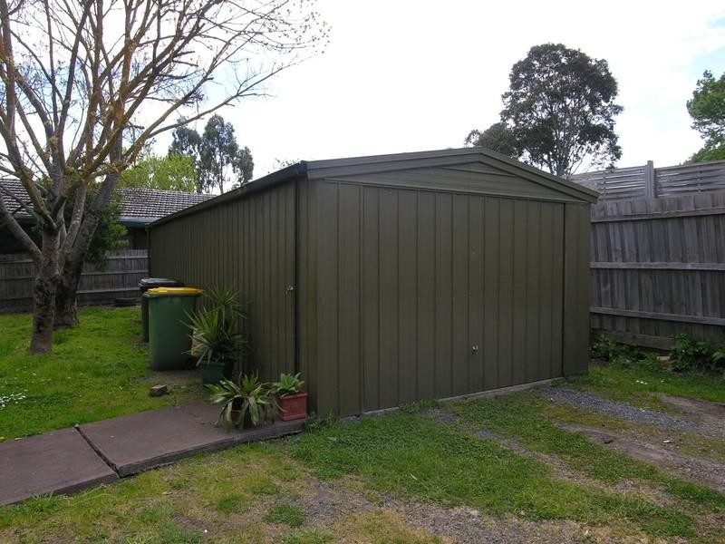 11 STRUAN Avenue, Mooroolbark VIC 3138