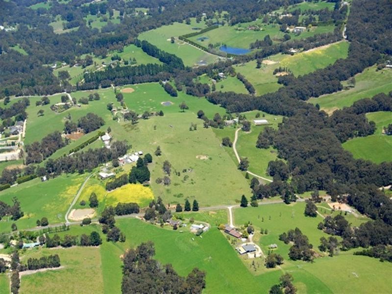 8 Eleanor Drive, Silvan VIC 3795