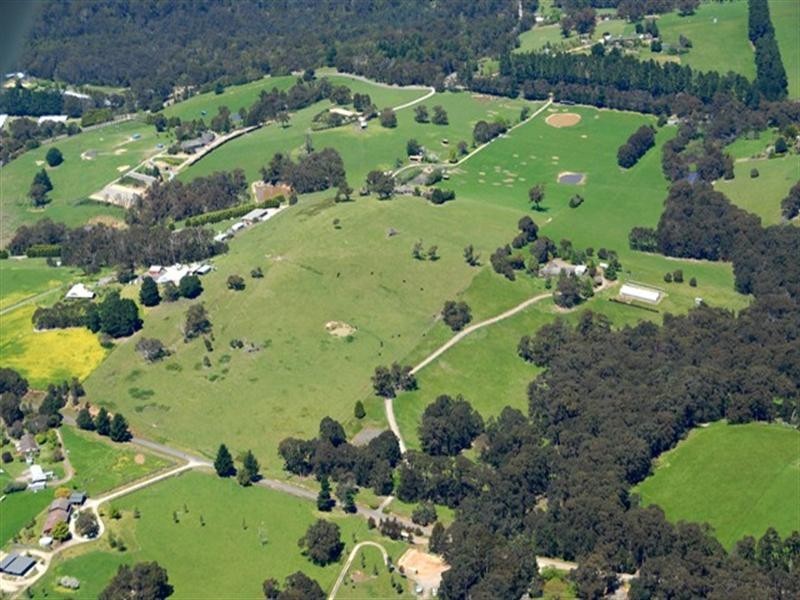 8 Eleanor Drive, Silvan VIC 3795