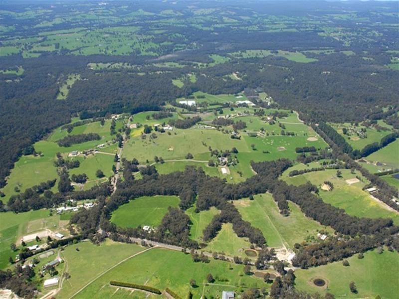 8 Eleanor Drive, Silvan VIC 3795