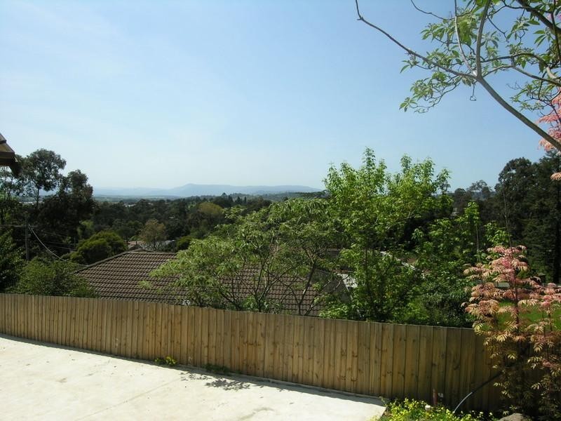 2/55 Rolling Hills Road, Chirnside Park VIC 3116