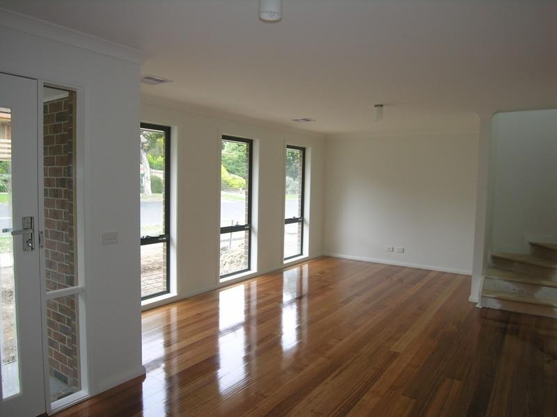 27 Donald Street, Croydon VIC 3136