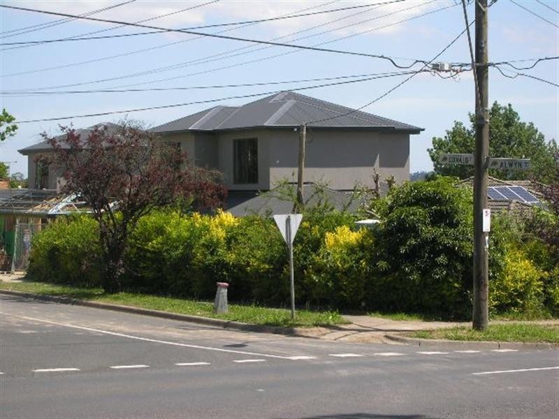 27 Donald Street, Croydon VIC 3136