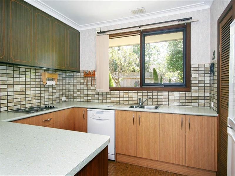 24 Elms Road, Mooroolbark VIC 3138