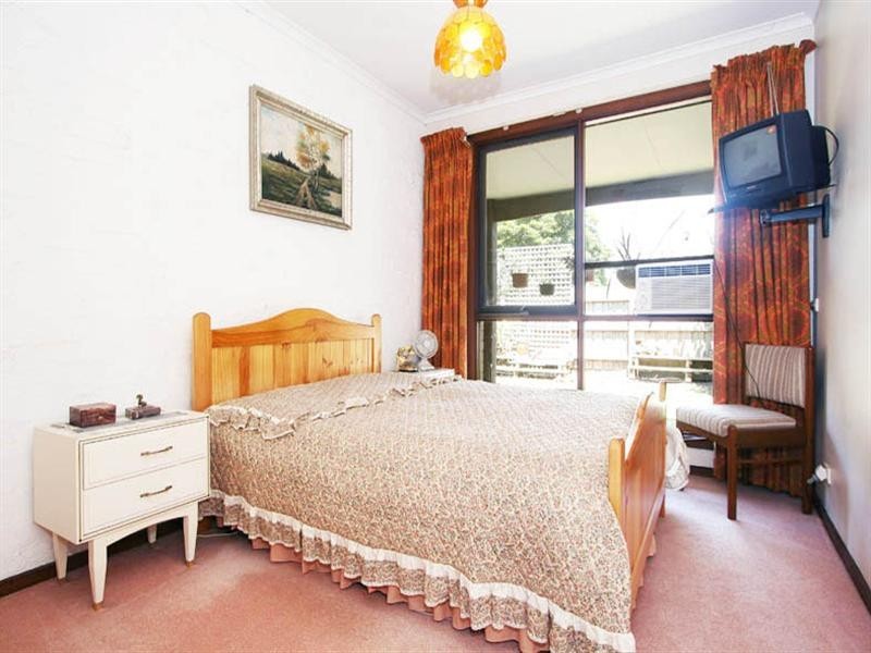 24 Elms Road, Mooroolbark VIC 3138