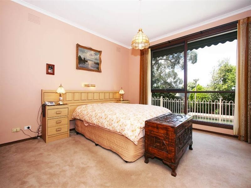 24 Elms Road, Mooroolbark VIC 3138