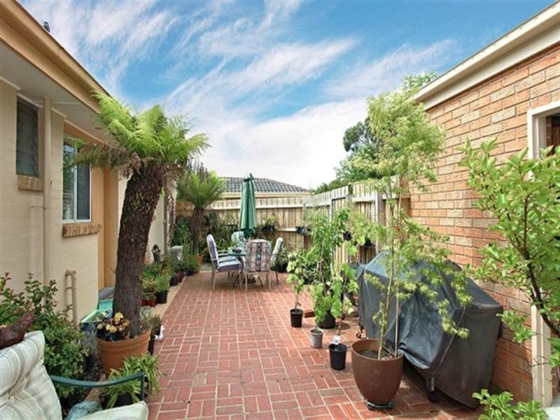 1 Cowley Court, Mooroolbark VIC 3138