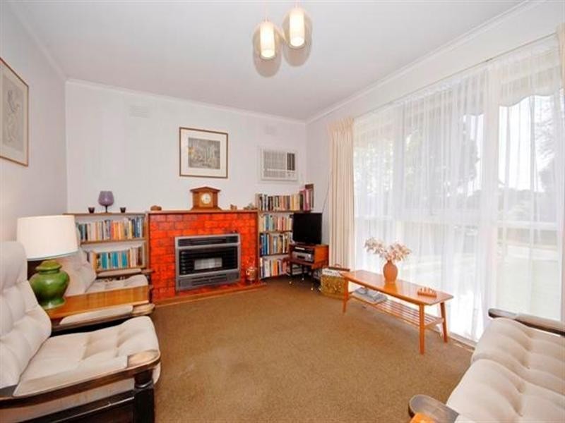 56 Dryden Concourse, Mooroolbark VIC 3138