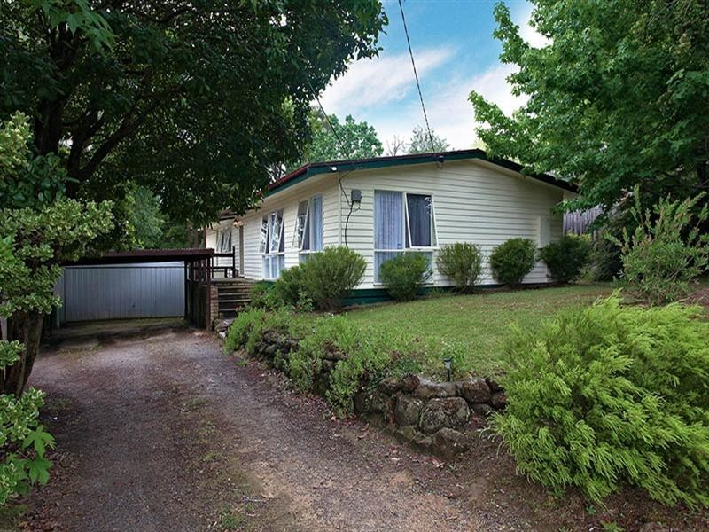 13 Belvedere Drive, Montrose VIC 3765