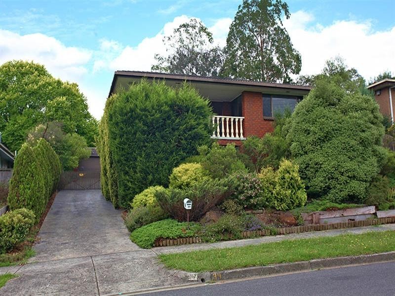 39 Winyard Drive, Mooroolbark VIC 3138