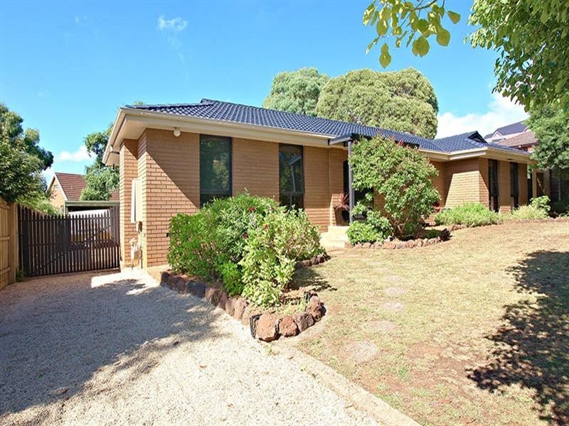 13 Birchwood Drive, Mooroolbark VIC 3138