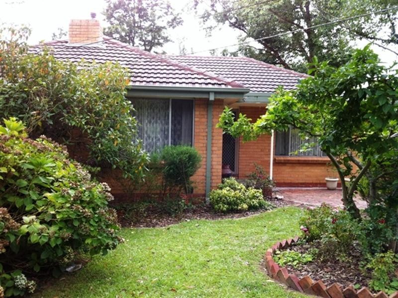 2/13 Lincoln Road, Croydon VIC 3136