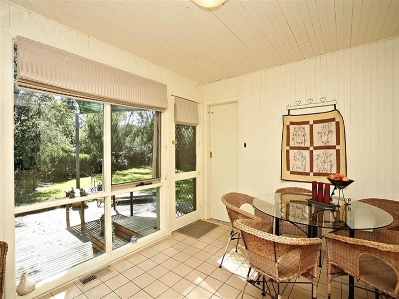 2/13 Lincoln Road, Croydon VIC 3136