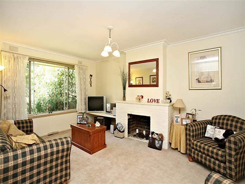 2/13 Lincoln Road, Croydon VIC 3136