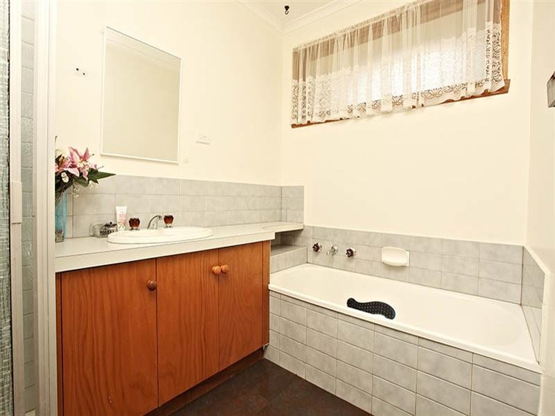 9 Vista Drive, Chirnside Park VIC 3116