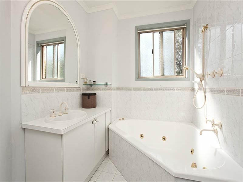 6 Woodridge Close, Montrose VIC 3765