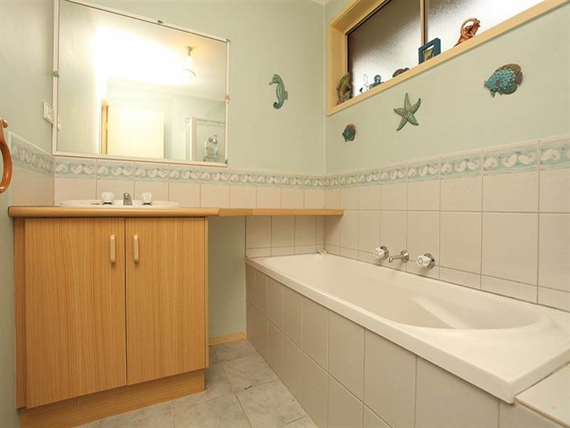 1B Monaro Court, Mooroolbark VIC 3138