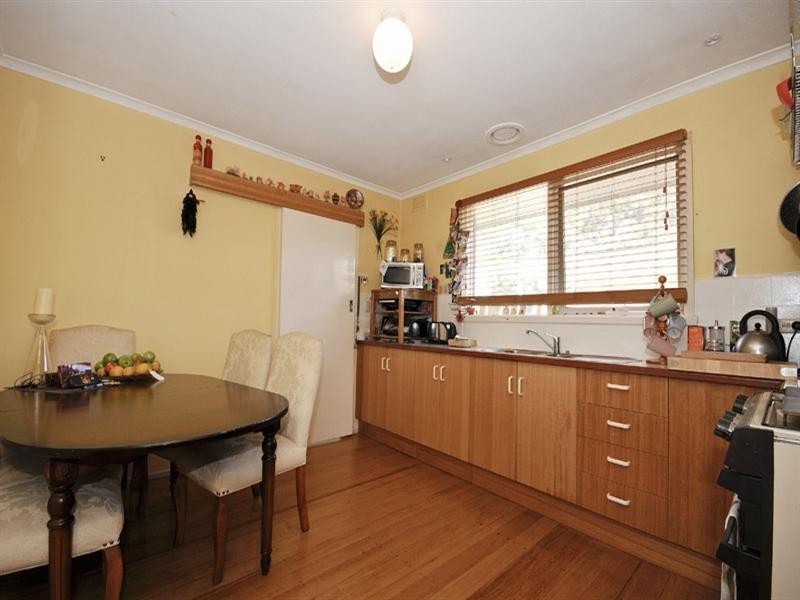 73 Esther Crescent, Mooroolbark VIC 3138