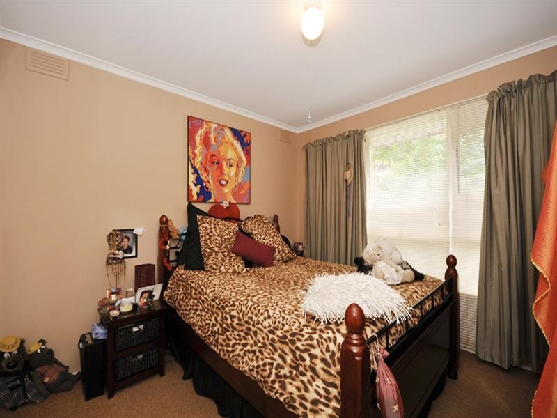 73 Esther Crescent, Mooroolbark VIC 3138