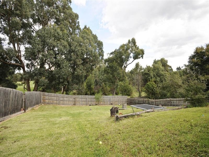 73 Esther Crescent, Mooroolbark VIC 3138