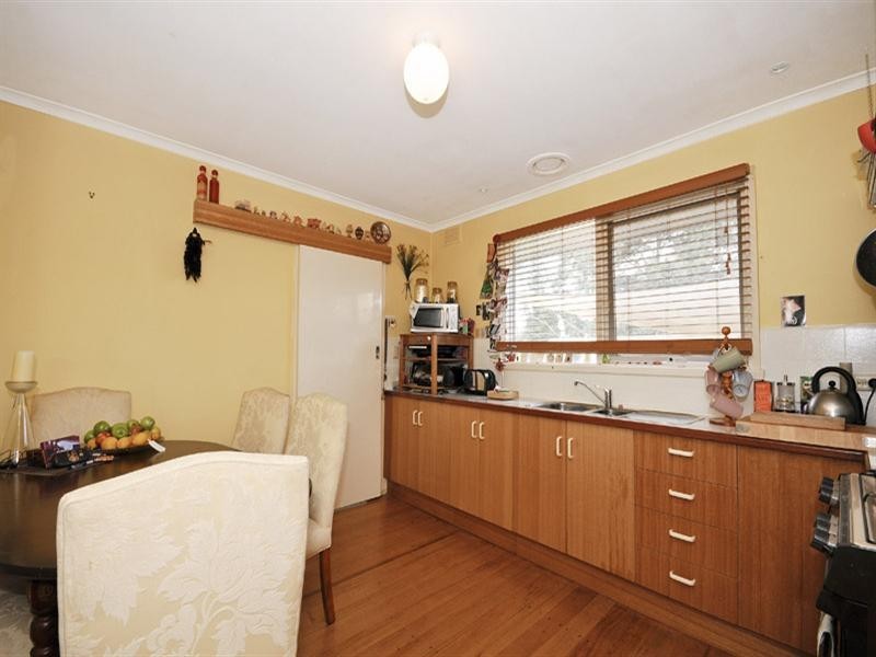 73 Esther Crescent, Mooroolbark VIC 3138