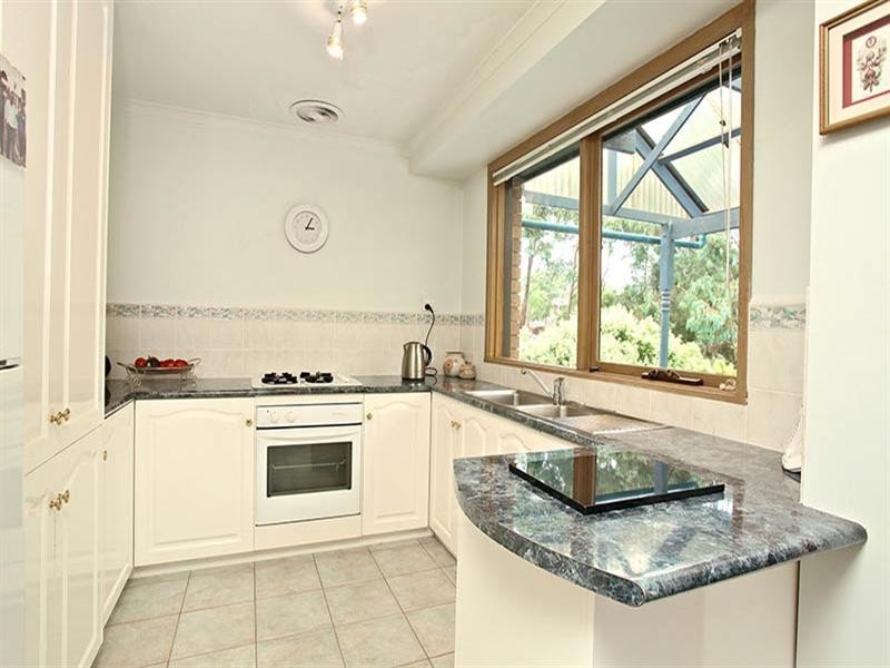 6 Patterdale Court, Croydon Hills VIC 3136