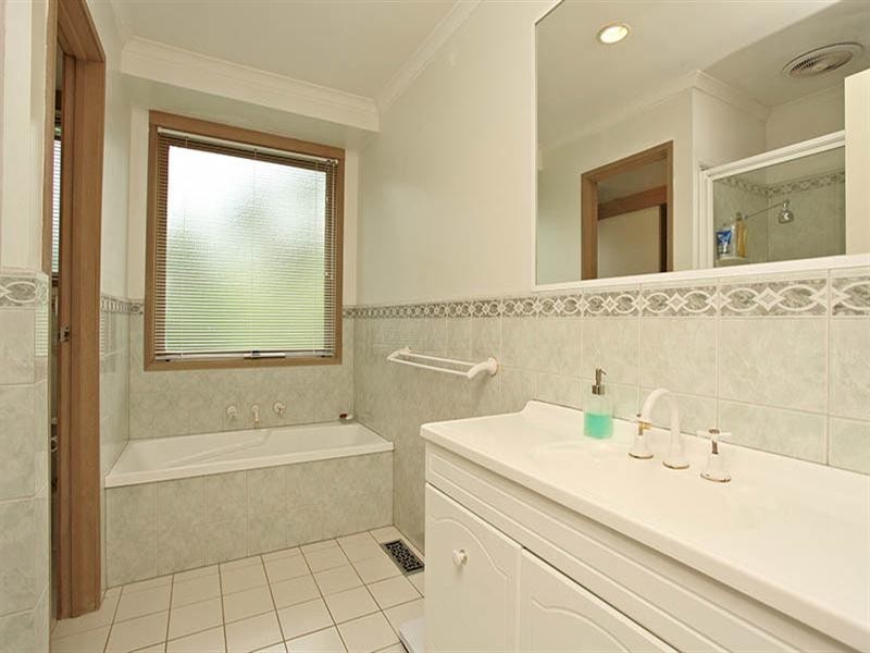 6 Patterdale Court, Croydon Hills VIC 3136