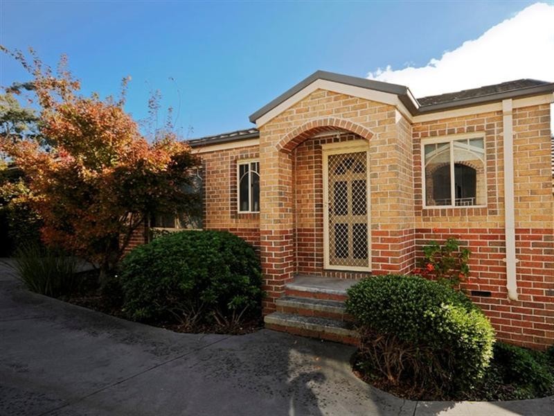 2/15 Cambridge Road, Mooroolbark VIC 3138