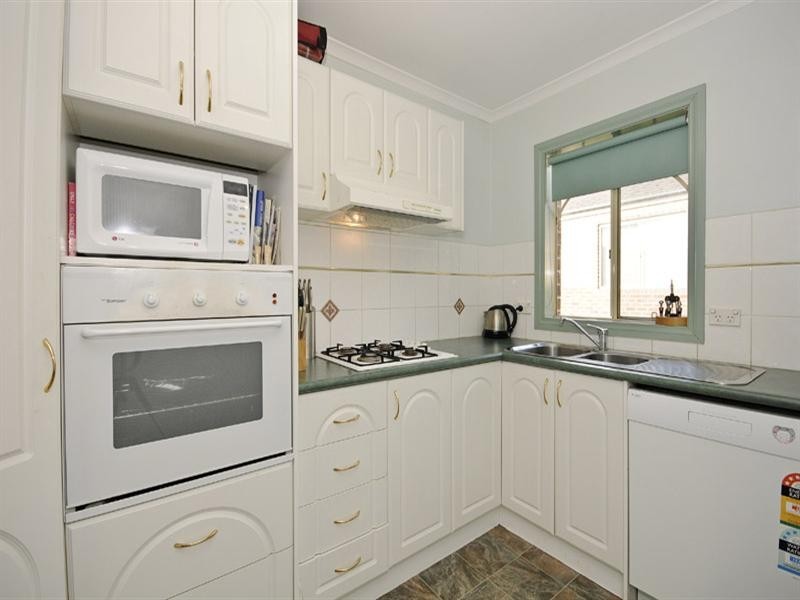 2/15 Cambridge Road, Mooroolbark VIC 3138