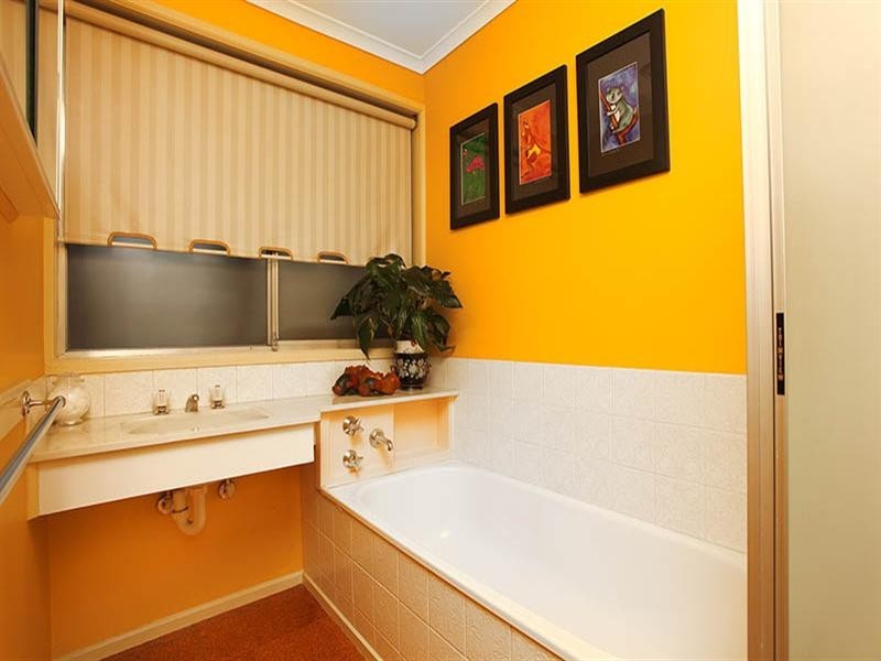 17 Anthony Drive, Chirnside Park VIC 3116