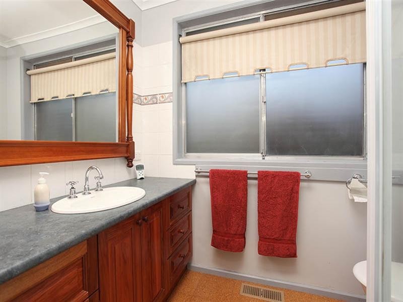 17 Anthony Drive, Chirnside Park VIC 3116