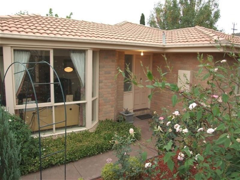 13 Wordsworth Street, Mooroolbark VIC 3138