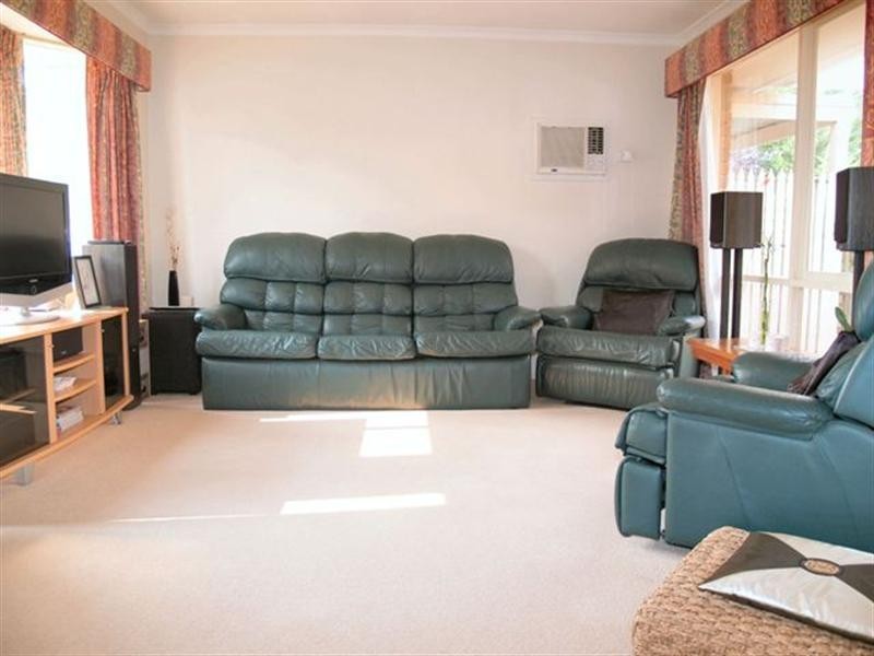 13 Wordsworth Street, Mooroolbark VIC 3138