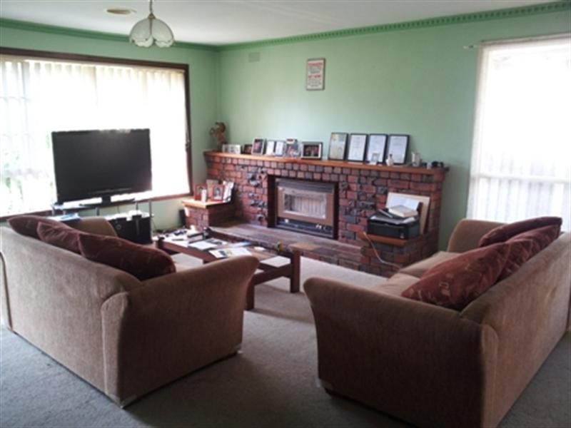 9 Graham Avenue, Kilsyth VIC 3137