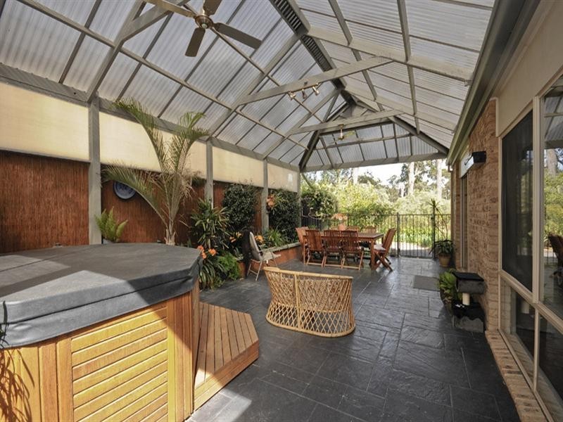 22 Valley Park Drive, Mooroolbark VIC 3138