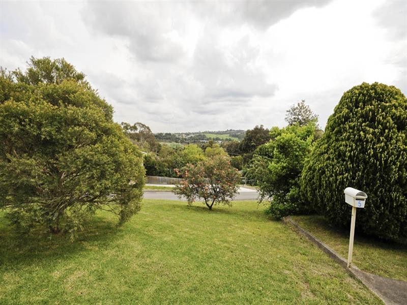 5 Cobden Crescent, Lilydale VIC 3140