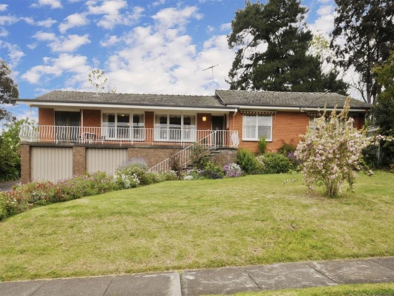 25 Mount View Parade, Mooroolbark VIC 3138