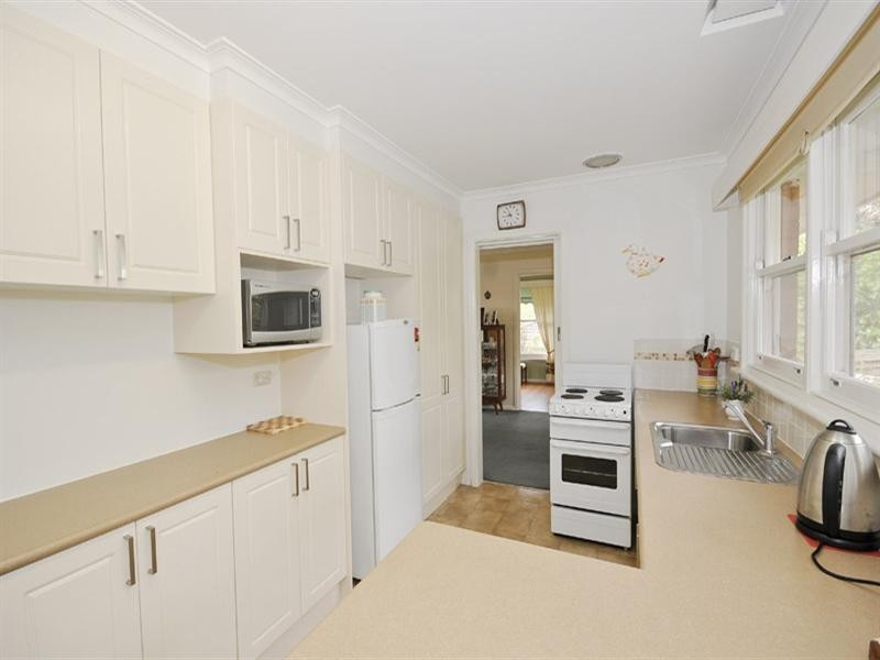 25 Mount View Parade, Mooroolbark VIC 3138