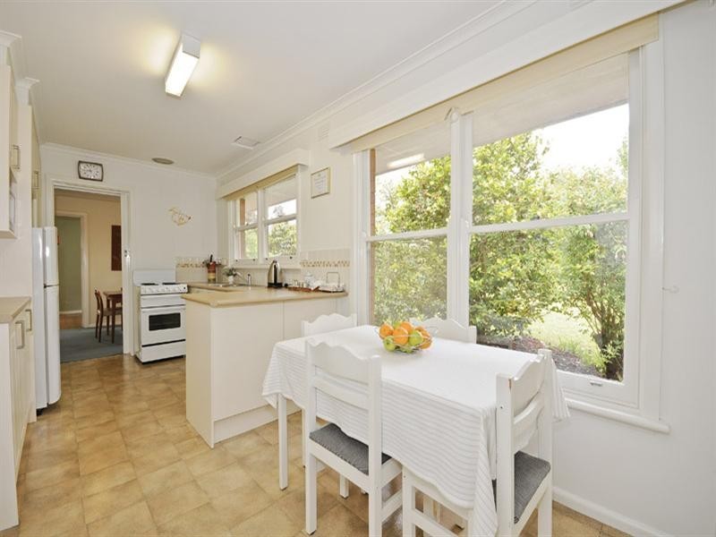 25 Mount View Parade, Mooroolbark VIC 3138