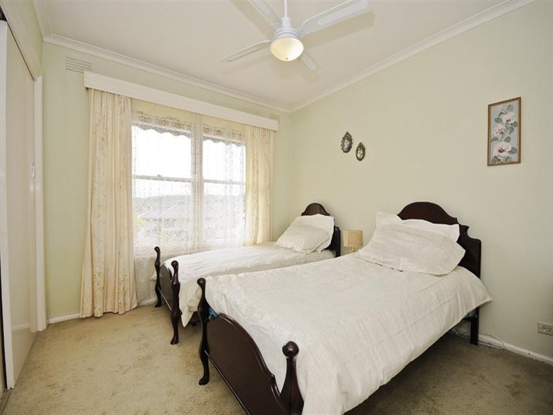 25 Mount View Parade, Mooroolbark VIC 3138