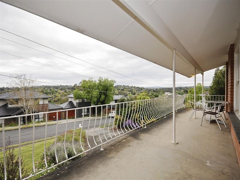 25 Mount View Parade, Mooroolbark VIC 3138