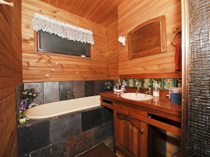 68 Stradbroke Road, Montrose VIC 3765