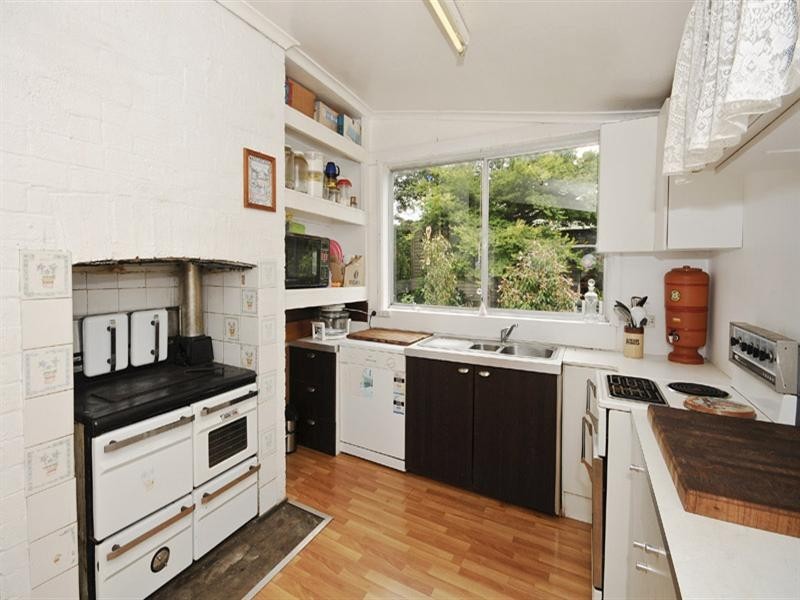 6 Imperial Avenue, Wandin North VIC 3139