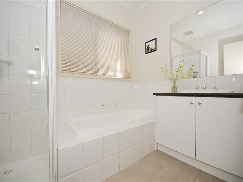 22 Valley Park Drive, Mooroolbark VIC 3138