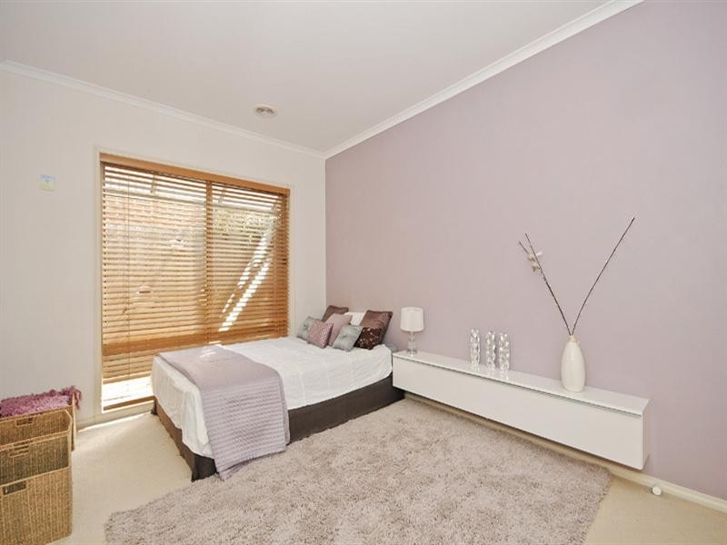 22 Valley Park Drive, Mooroolbark VIC 3138